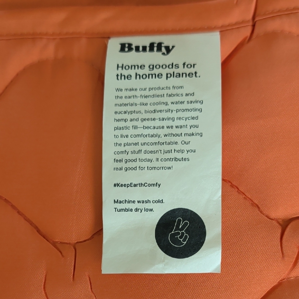 Buffy Puffer Orange Quilted Throw Blanket 70" X 50" NWOT - Picture 2 of 4
